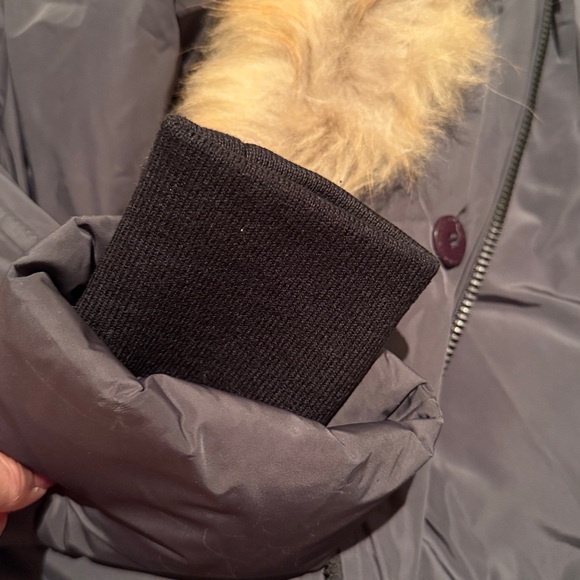 Mackage puffer with fur size medium - Picture 5 of 6